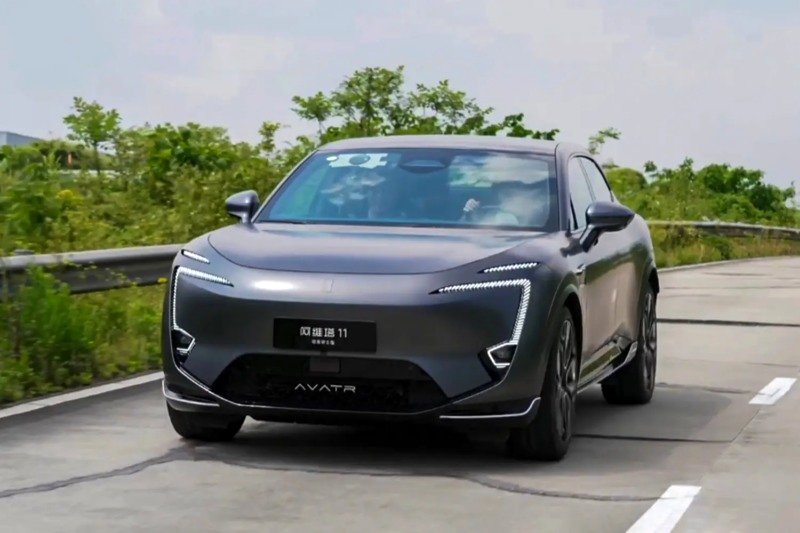 Dark Knight؛ نسخه مرموز و خیره‌کننده آواتر 11 رونمایی شد