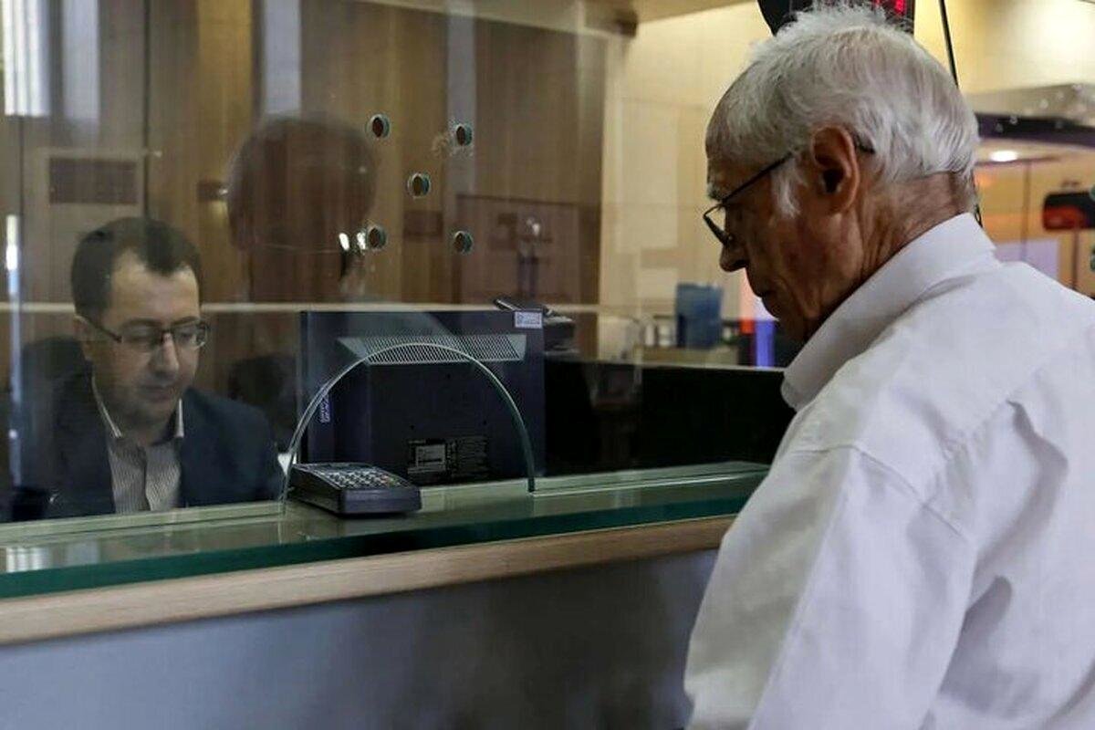 پرداخت وام ضروری بازنشستگان بلاتکلیف ماند