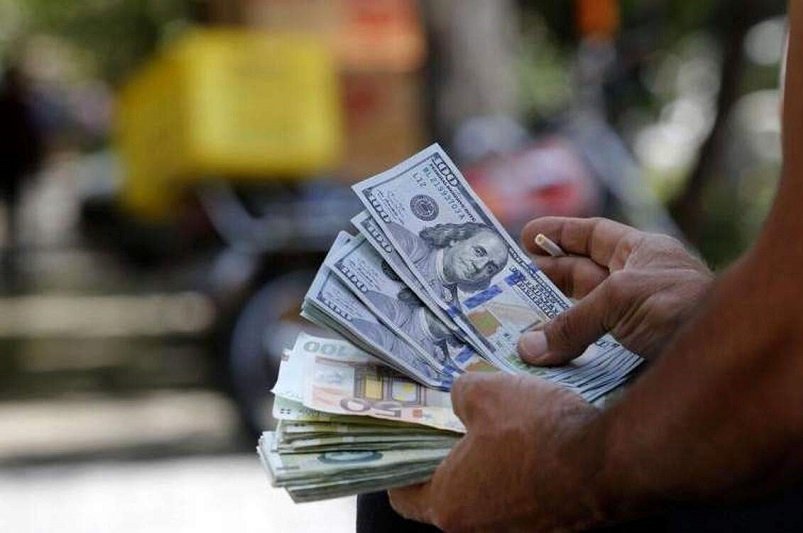 همتی خبر داد؛ دلار تک نرخی میشود