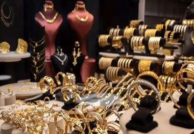 قیمت طلا امروز دوشنبه 15 بهمن/ طلا بالاخره عقب نشست