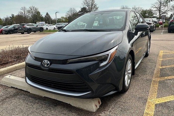 تویوتا لوین؛ کرولا دورگه ژاپنی و چینی ارزش خرید دارد؟