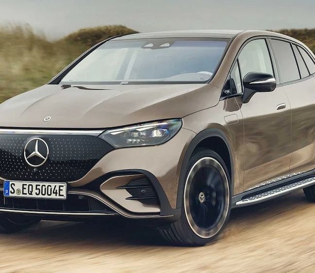 مقایسه بنز EQE و تویوتا هایلندر هیبریدی؛ نبرد گران‌ترین شاسی‌بلندهای وارداتی