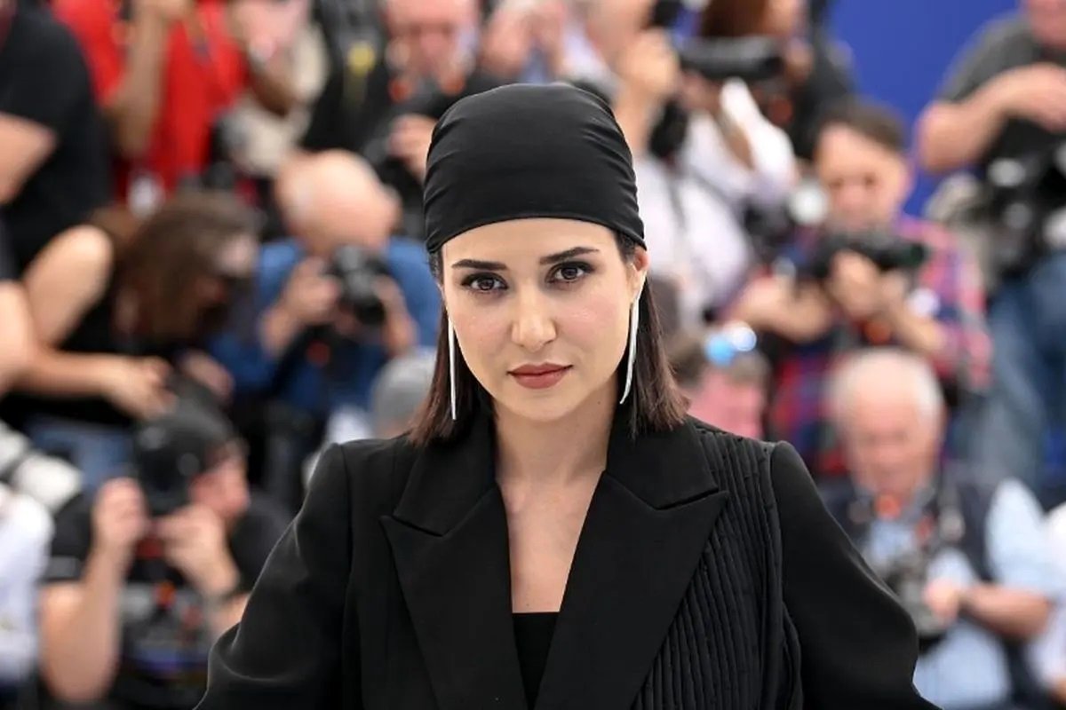  استایل پریناز ایزدیار بیشتر از ۲۰۰ میلیون آب خورد! (عکس)