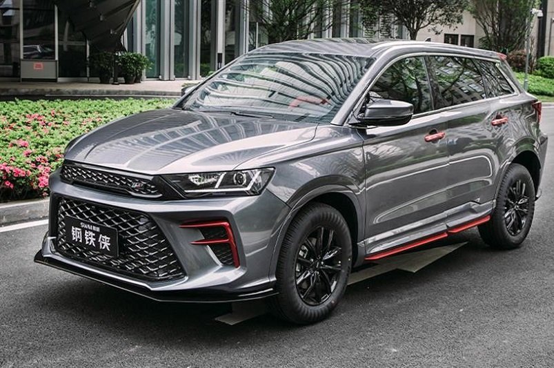 کی‌ام‌سی A5؛ شاسی‌بلند 1.7 میلیاردی کرمان‌موتور رونمایی شد