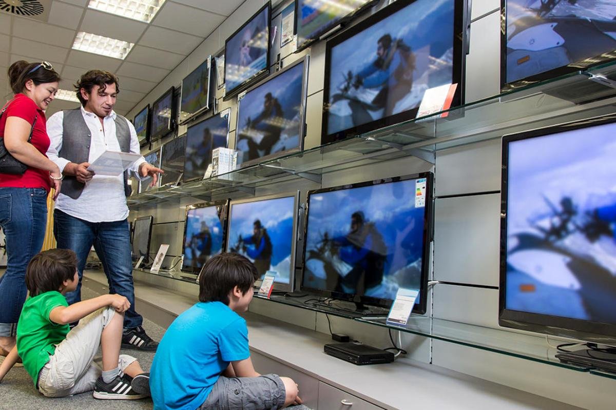 قیمت تلویزیون ۶۵ اینچ در بازار مرداد ١۴٠٣ (جدول)