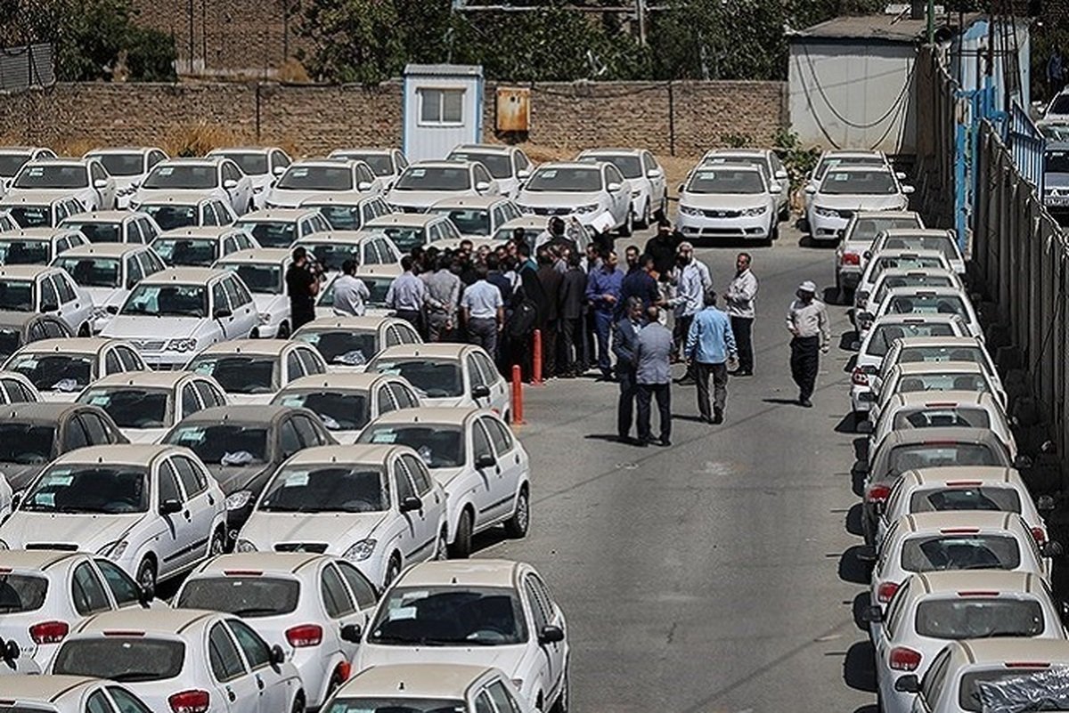 قیمت روز خودرو شنبه 24 شهریور/ مسیر 207 از بازار جدا شد