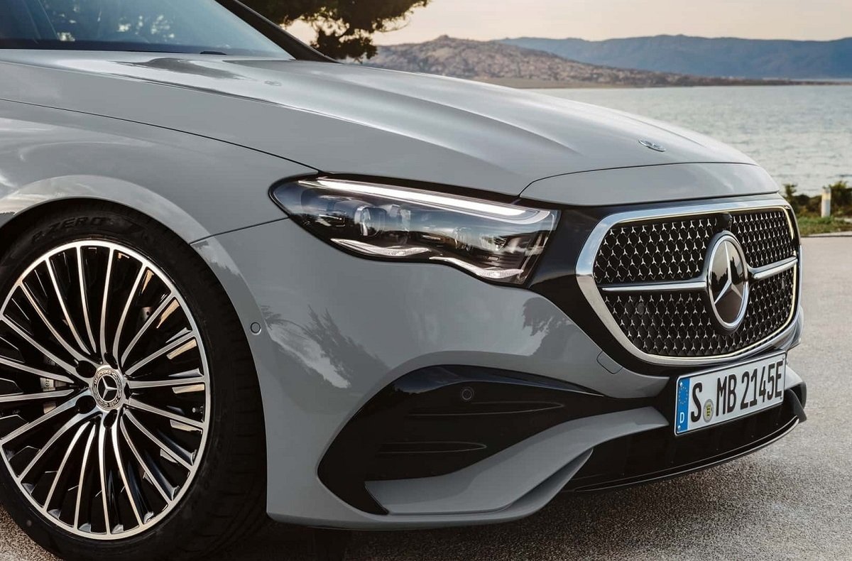 مرسدس بنز در گذر زمان/ چگونه راه خودرو آلمانی به ایران باز شد؟