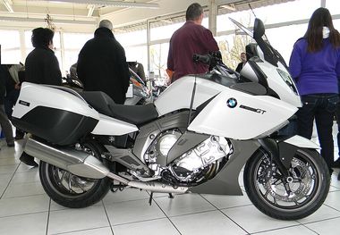 صفرتا 100 موتورسیکلت بیامو K1600 GT