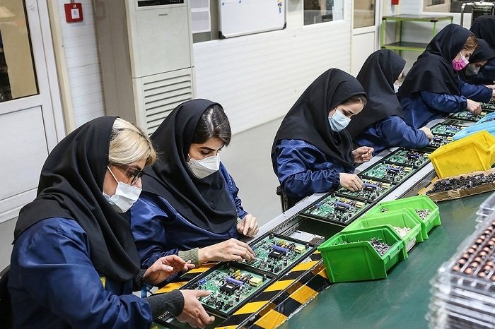 سهم زنان از جامعه کارگری؛ کمتر از 20 درصد