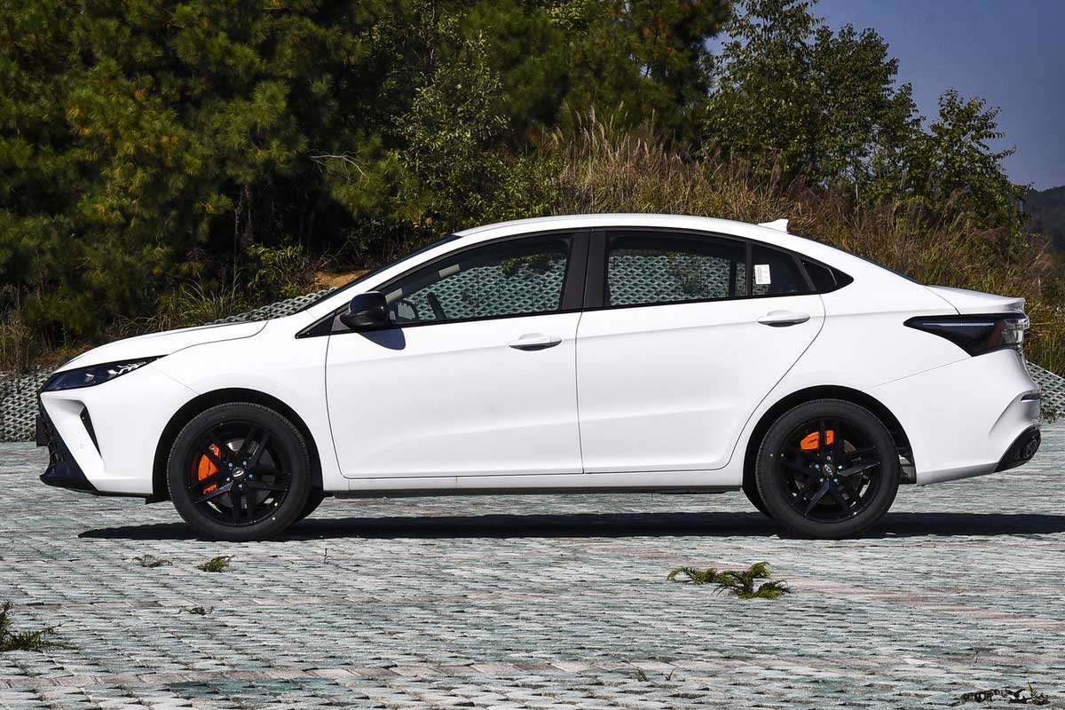 شاین مکس بنزینی در برابر آریزو 6 جی‌تی اکسلنت: نبرد سدان‌ها در بازار 