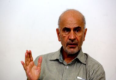 انتقاد فرشاد مومنی از اظهارات مثبت‌گرایانه مسئولان اقتصادی؛ رشد اقتصادی بسیار بی‌کیفیت است