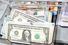 قیمت دلار غیررسمی از مرز ۷۷ هزار تومان رد شد!