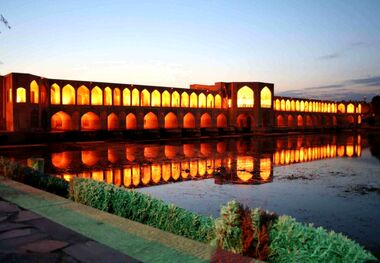 قیمت تور هوایی اصفهان/  چهار شب اقامت چقدر خرج دارد؟