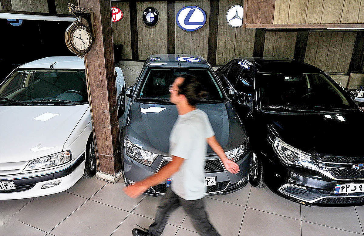 قیمت روز خودرو امروز پنجشنبه 17 آبان/ کاهش قیمت رانا در بازار آزاد