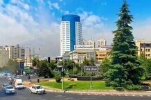 میدان ونک در گذر زمان؛  از درختان «ون» تا ستون‌های تخت جمشید