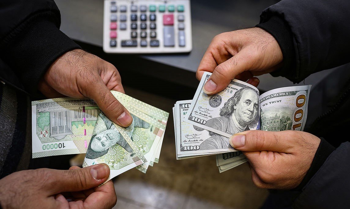 قیمت دلار کاهش می‌یابد  