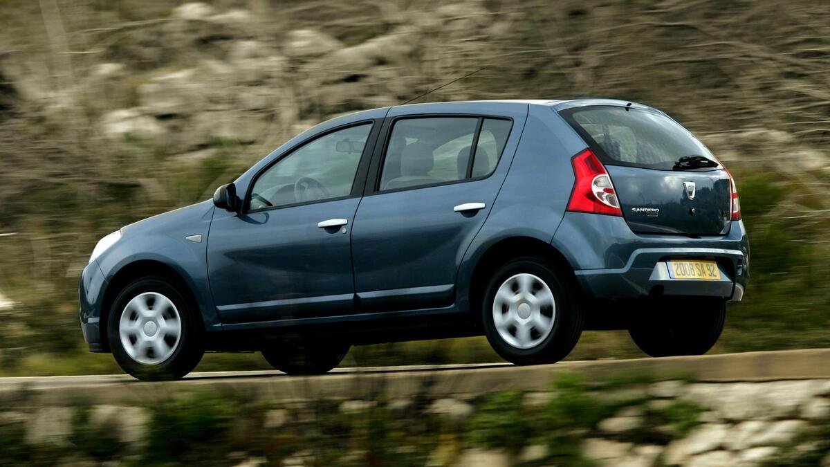 قیمت رنو ساندرو صفر و کارکرده امروز سهشنبه 16 بهمن/ ارزانترین مدل چند؟