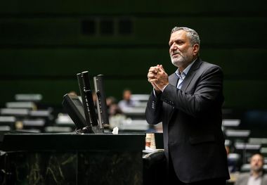 چالش حقوق و دستمزد کارگران در میدان بهارستان / راهکار صولت برای فرار!