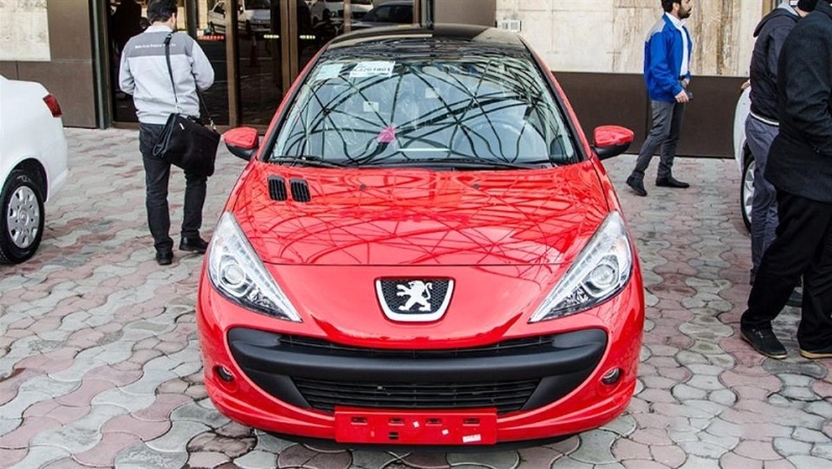 قیمت پژو 207 امروز دوشنبه 7 بهمن؛ تفاوت 400 میلیونی تیپ دندهای و اتومات
