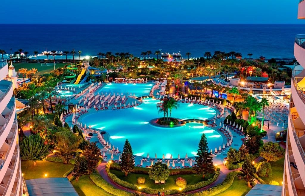 قیمت تور هوایی آنتالیا امروز ۵ خرداد ۱۴۰۳