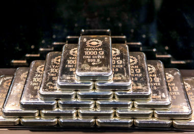 نقره رکورد زد؛ قیمت هر اونس از ۵۲ دلار گذشت