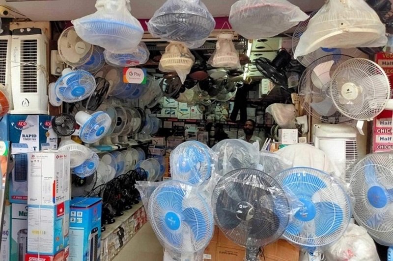 قیمت پنکه ایستاده در بازار؛ چهار میلیون 