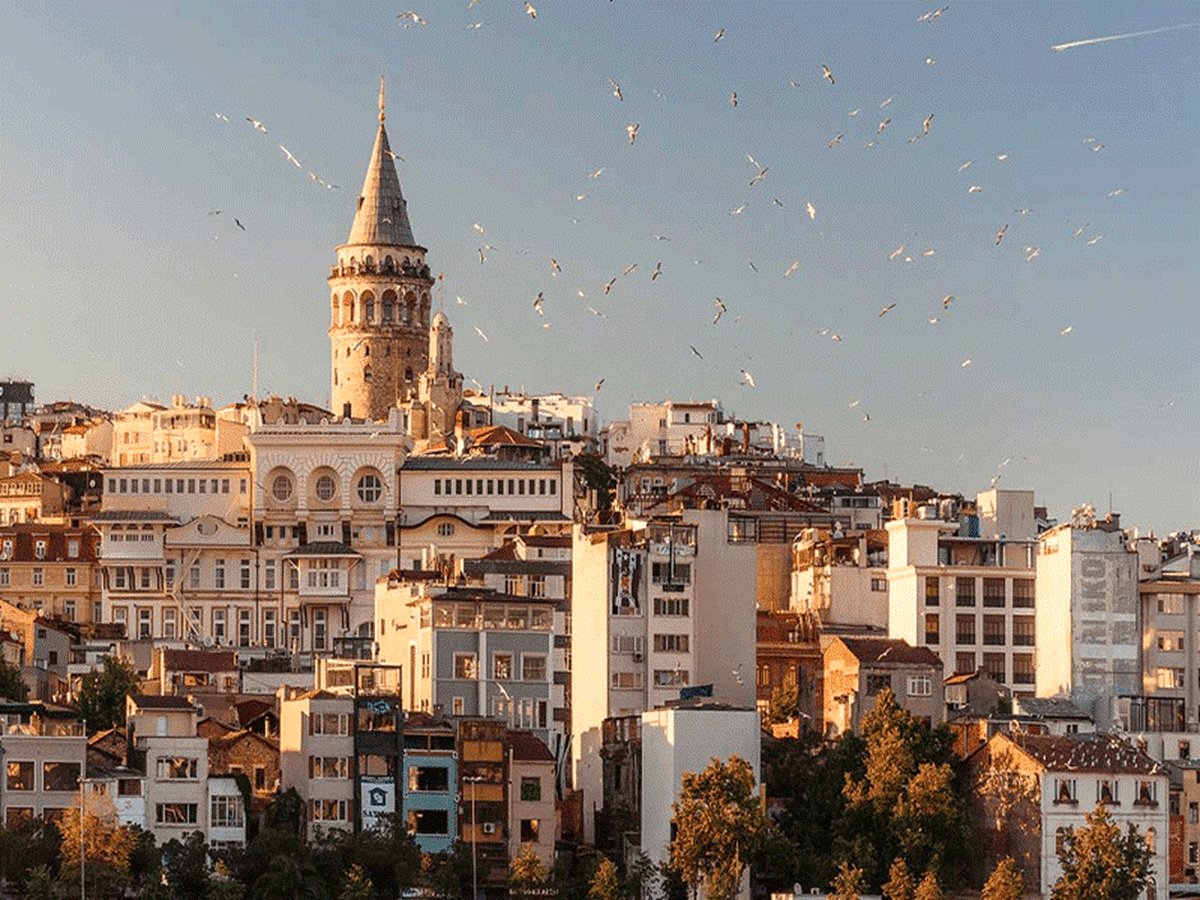 قیمت تور هوایی استانبول امروز ۱۵ فروردین ۱۴۰۳