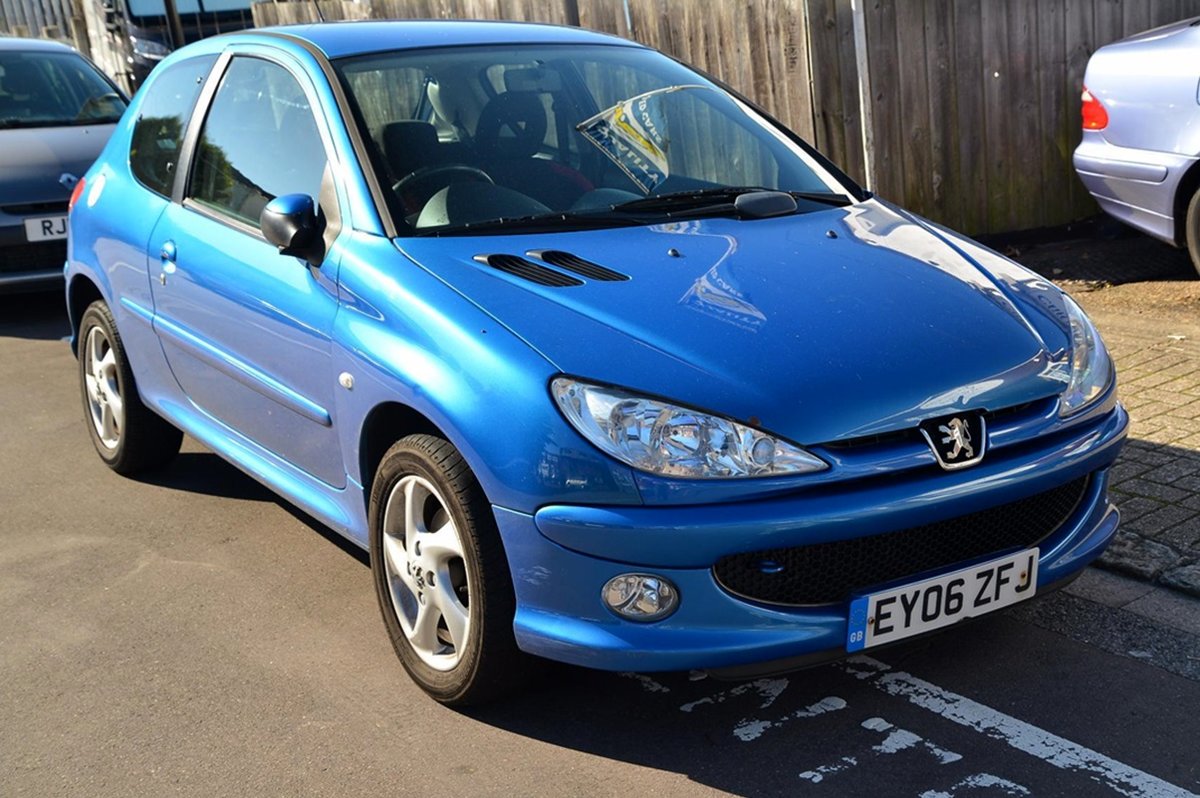 قیمت لاستیک پژو 206 چقدر است؟