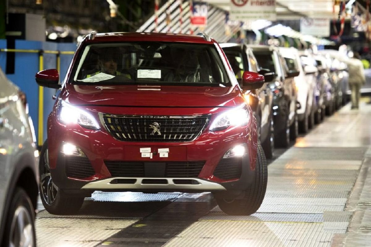 روزی که خودروسازان فرانسوی برای ورود به ایران صف کشیده بودند