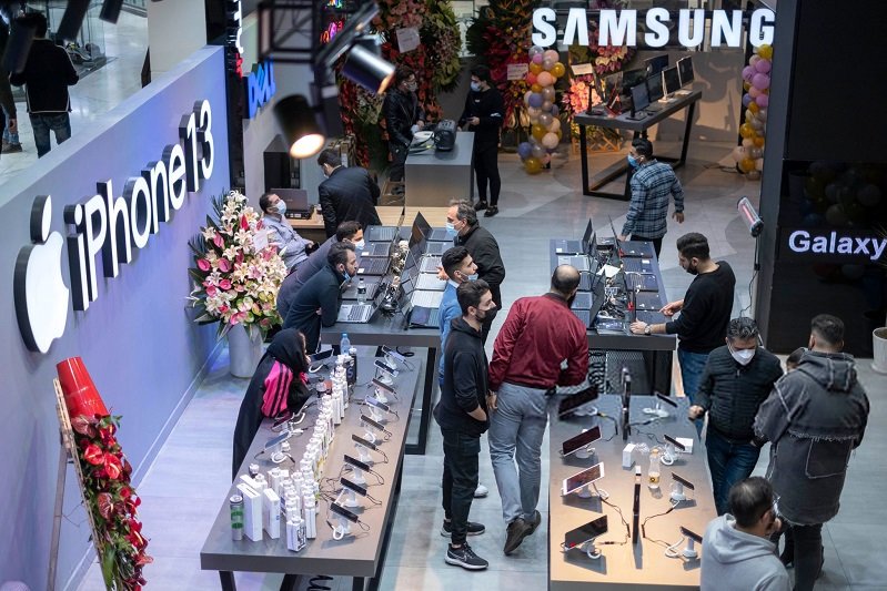 رقبای آیفون در پاساژ علاءالدین نجومی شدند