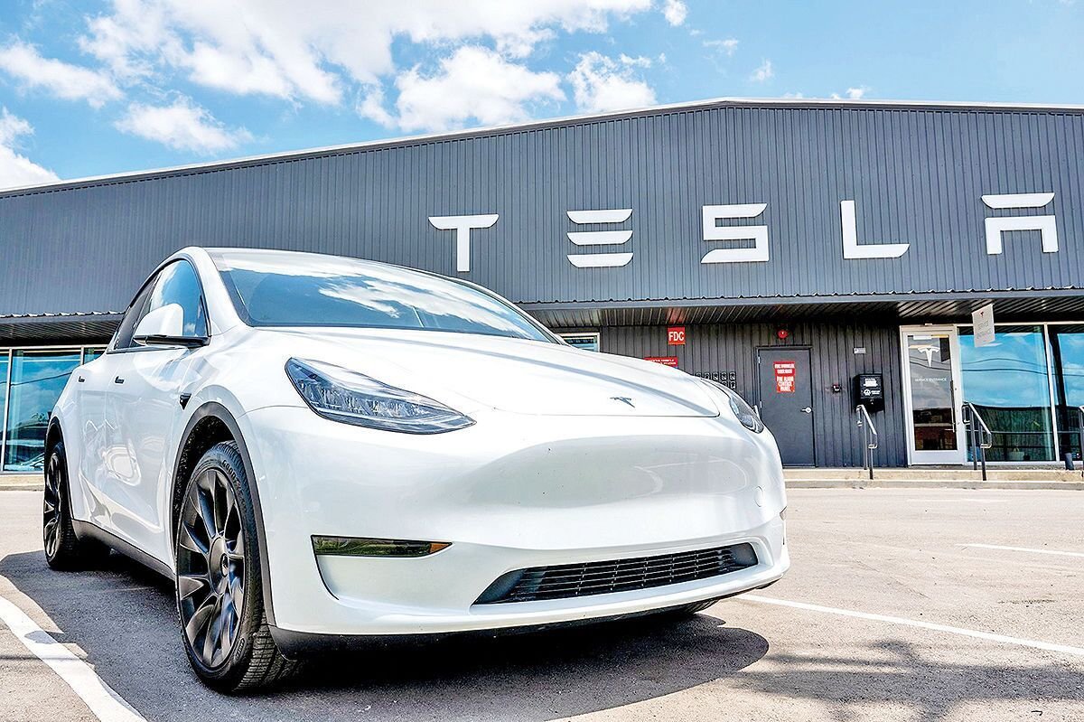 مردم برای این 10 خودرو سر و دست شکستند! (تصاویر)