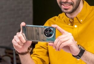 چرا باید چهار چشمی مراقب موبایلمان باشیم؟