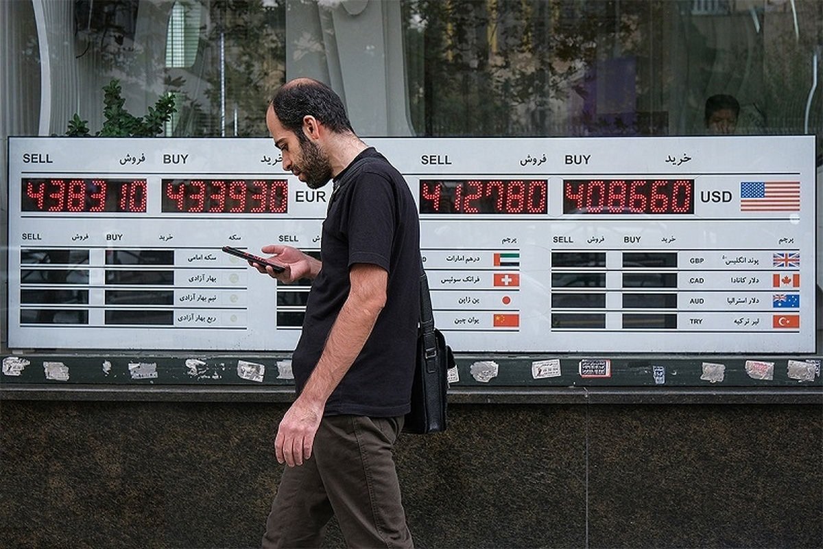 قیمت دلار امروز دوشنبه 18 فروردین/ صعود مجدد دلار در بازار
