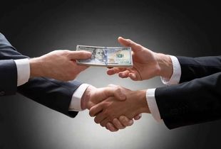 ردپای خریدوفروش دلاری در تهران؛ از پنت‌هاوس تا کمربند!