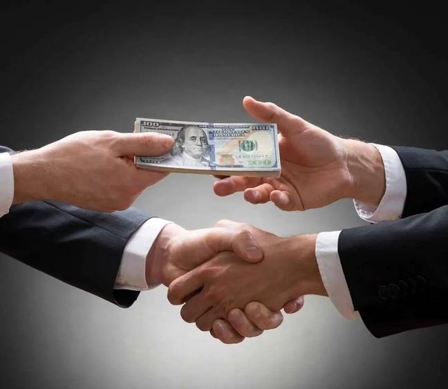 ردپای خریدوفروش دلاری در تهران؛ از پنت‌هاوس تا کمربند!