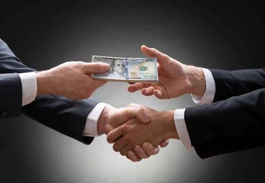 ردپای خریدوفروش دلاری در تهران؛ از پنتهاوس تا کمربند!