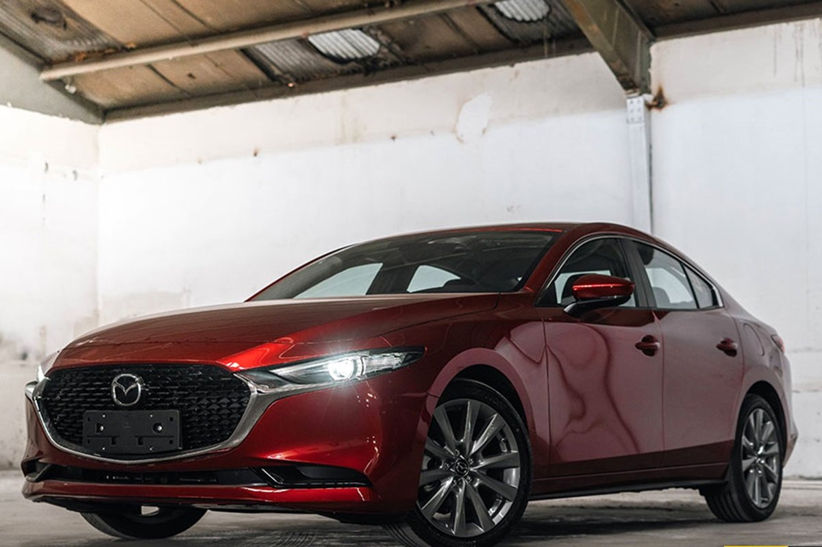 مزدا ۳ وارداتی بهمن‌موتور؛ تفاوت رنگ، تفاوت هزینه!