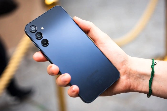  گلکسی A16؛ مشخصات و قیمت گوشی جدید سامسونگ لو رفت