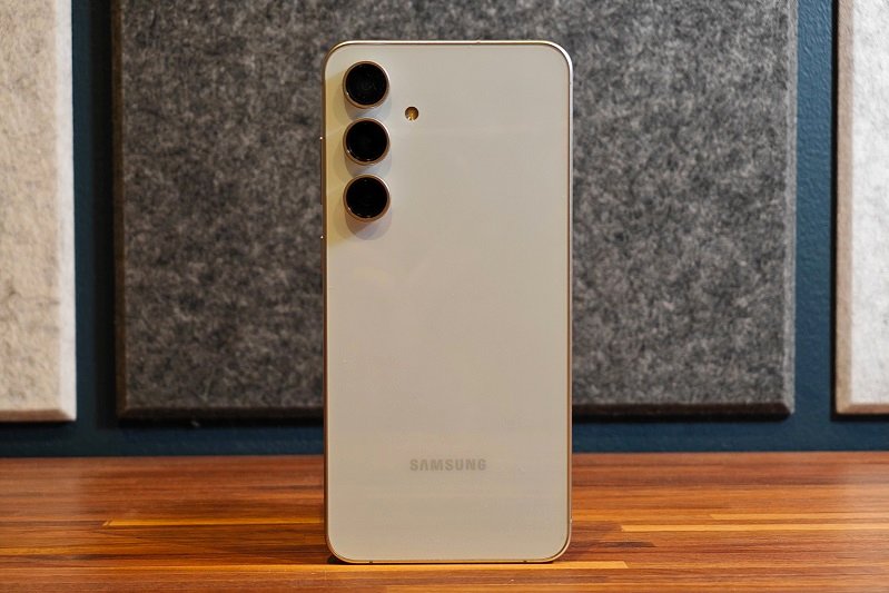 گلکسی S25 FE؛ قیمت کمتر، باتری بادوام‌تر، طراحی جذاب‌تر