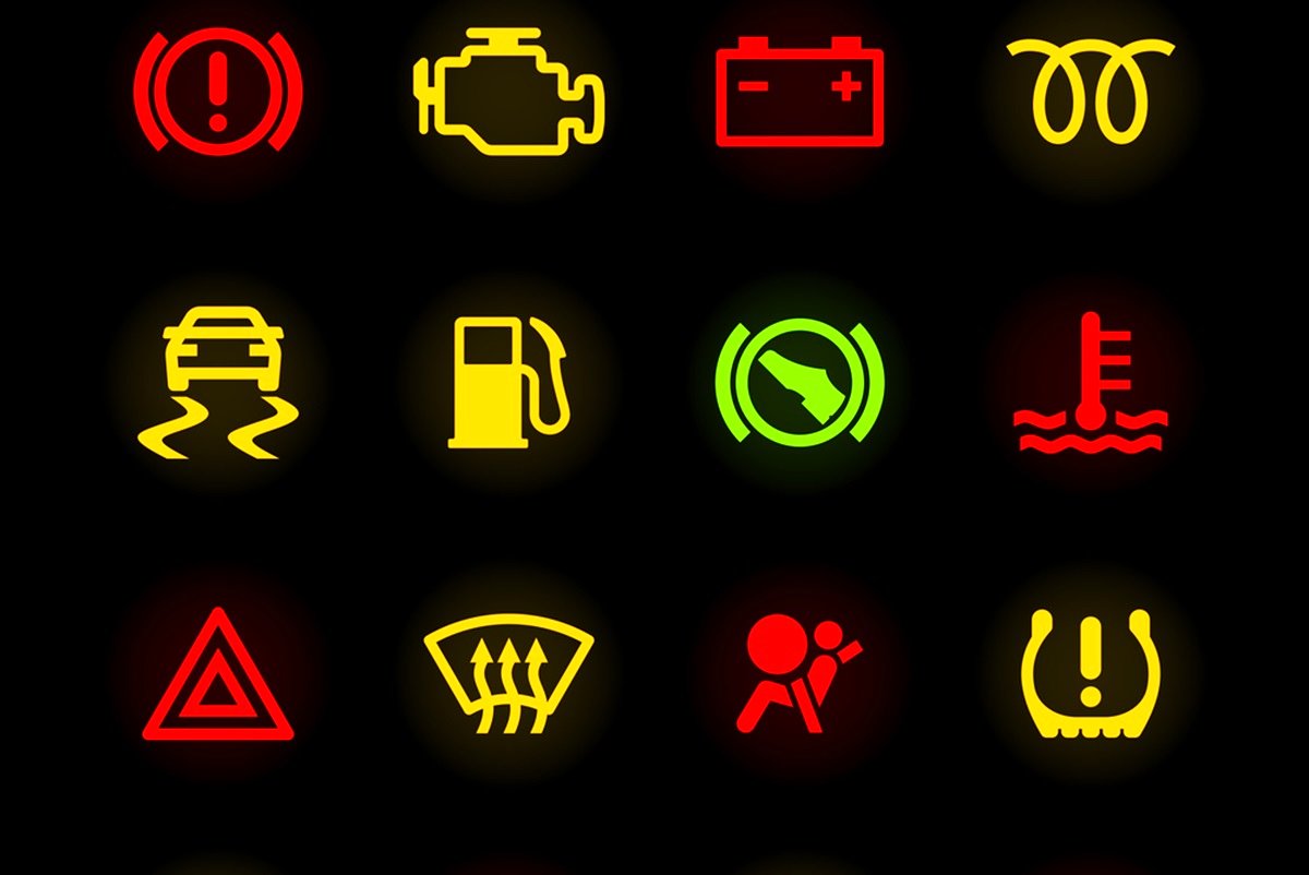 چراغ‌های پشت آمپر خودرو چه معنایی دارند؟