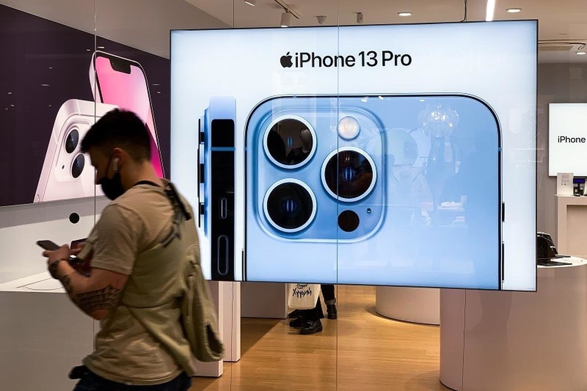 قیمت آیفون امروز 29 آبان/ ارزا‎ن‌ترین آیفون 13 در بازار چند؟