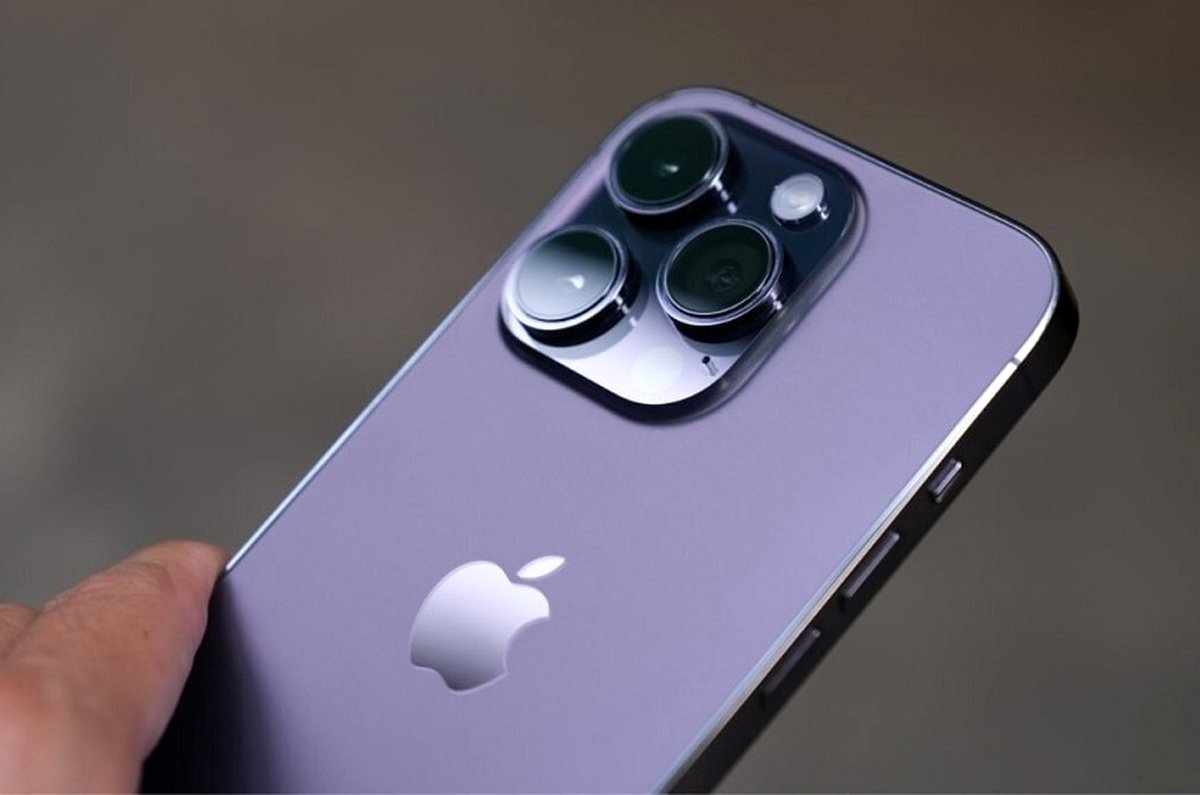 ماراتن دلالان برای آب کردن آیفون ممنوعه/ 15 پرومکس فقط 30 میلیون!