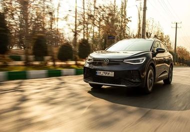 چرا فولکس واگن ID.۴ پرو گران‌تر از پیور پلاس است؟