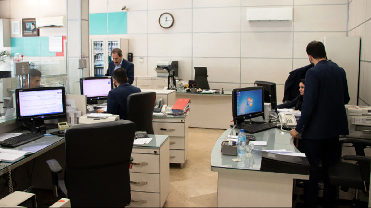 دولت دست به اصلاح زد؛ جزئیات جدید حقوق و مزایای کارمندان