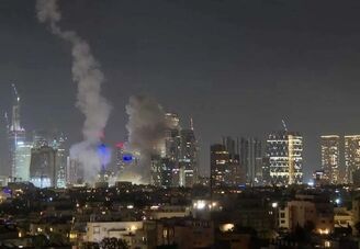 تصاویری از حجم موشک‌ در آسمان اسرائیل 