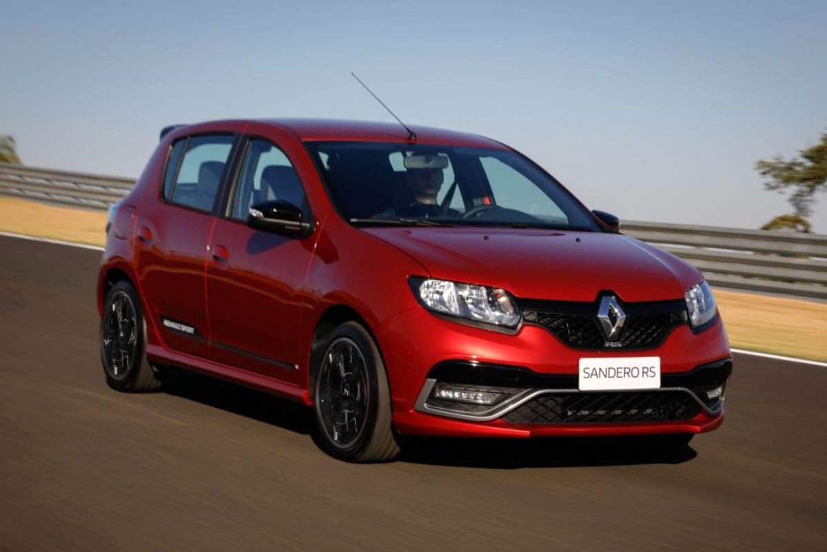 قیمت ساندرو صفر در بازار از مرز 1.5 میلیارد عبور کرد