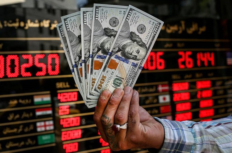 واکنش رئیس کل بانک مرکزی به قیمت دلار