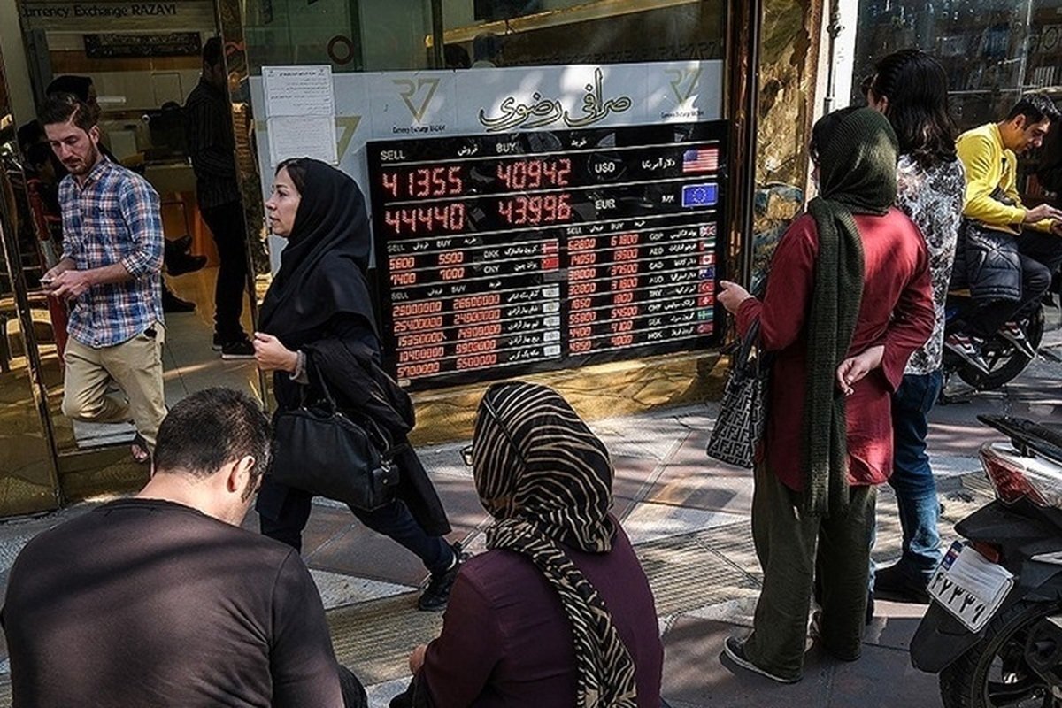 قیمت طلا، سکه، دلار و یورو امروز شنبه 23 فروردین/ عقبنشینی سکه و طلا