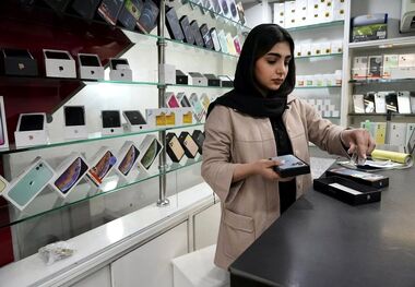 قیمت‌ آیفون در ایران از آمازون جلو زد
