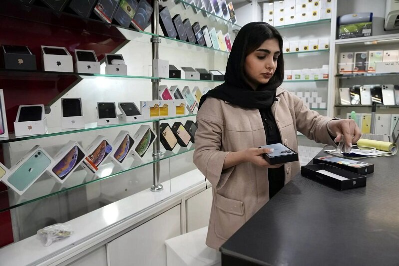 قیمت موبایل در شهریور؛ گوشی‌های اقتصادی گران شد، پرچمدارها ارزان
